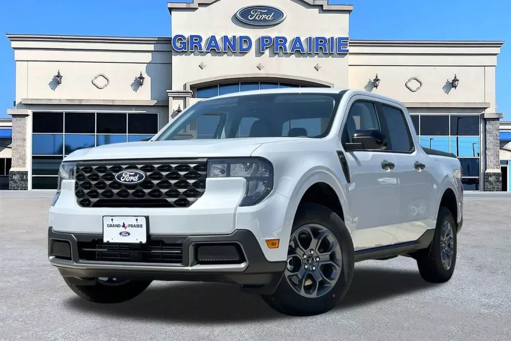 2025 Ford Maverick XLT photo 1
