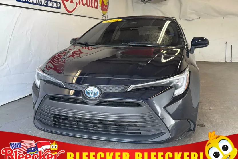 2024 Toyota Corolla Hybrid LE photo 1