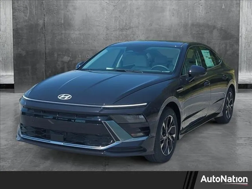 2025 Hyundai Sonata SEL photo 1