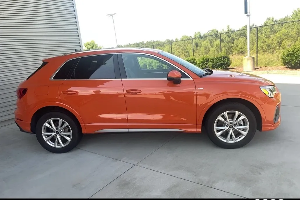 2024 Audi Q3 45 TFSI S line Premium photo 1