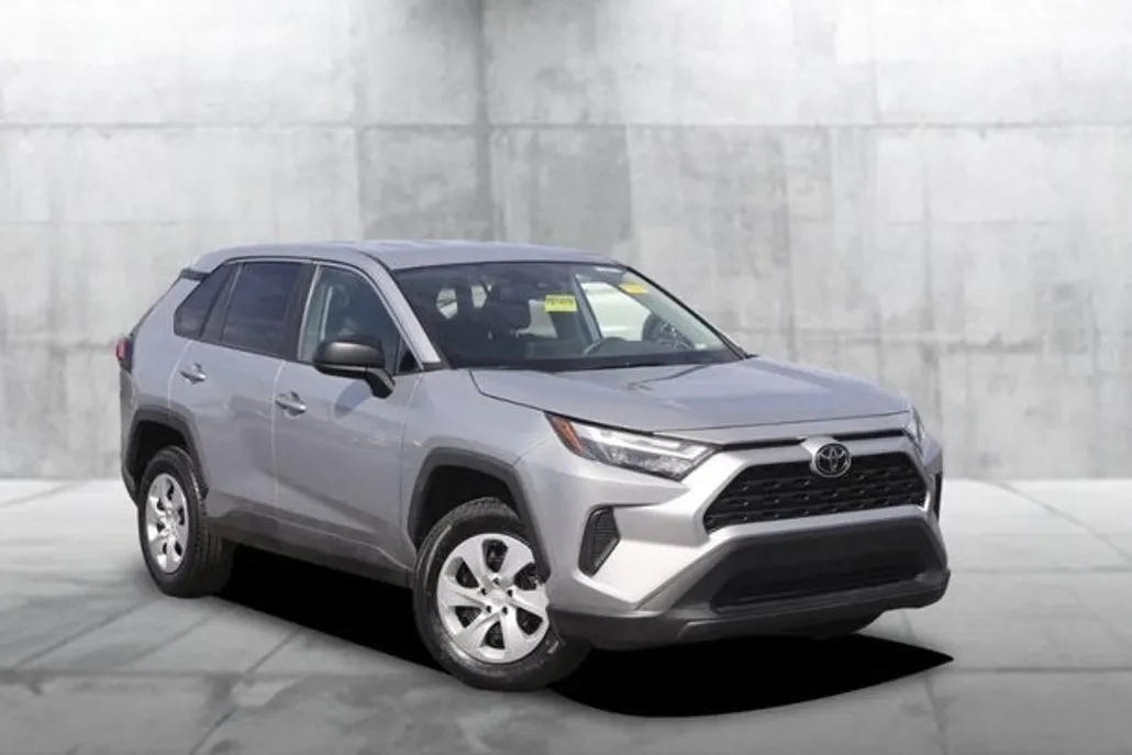 2024 Toyota RAV4 LE photo 1