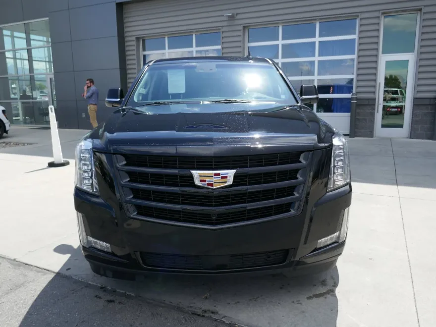 2020 Cadillac Escalade Premium Luxury photo 1