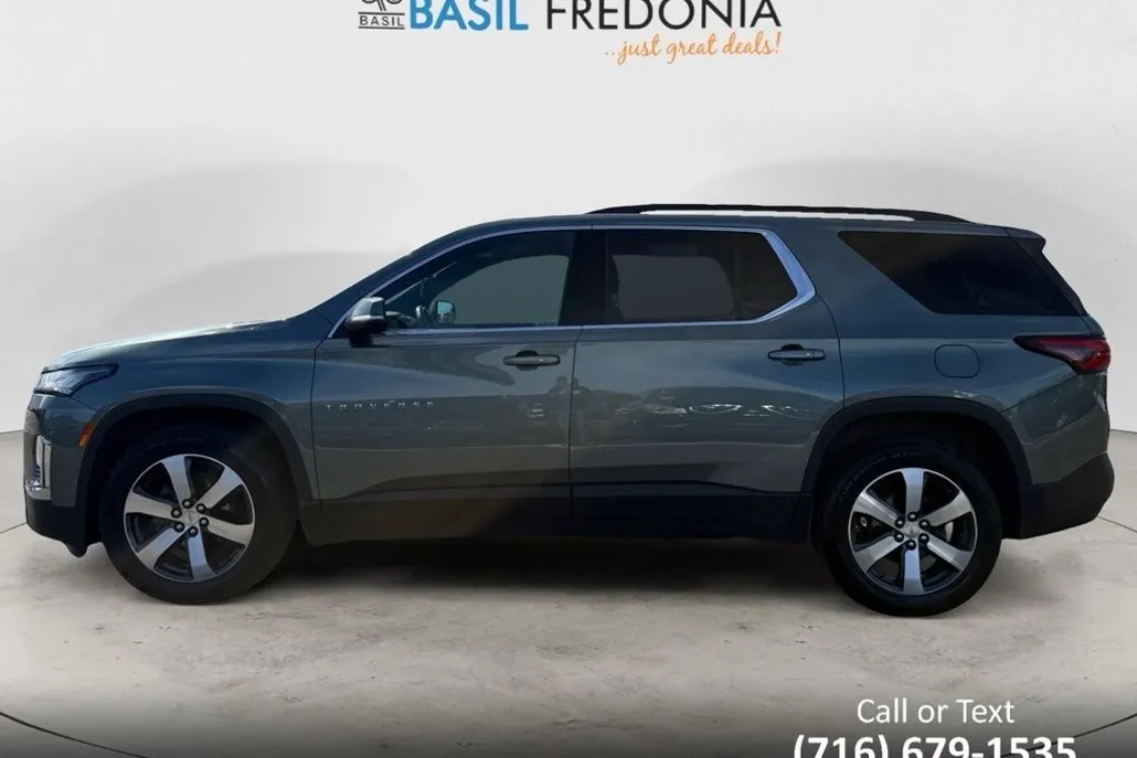 2023 Chevrolet Traverse Leather photo 1