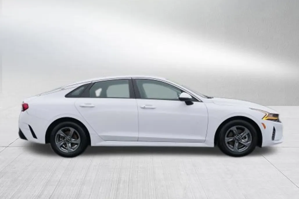 2021 Kia K5 LXS photo 1