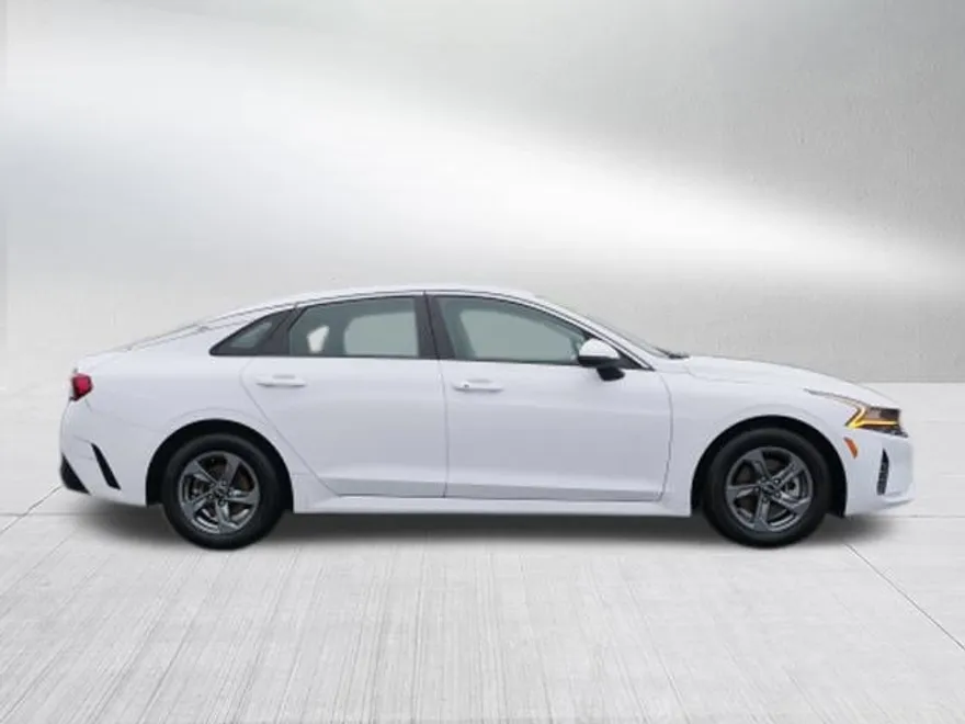 2021 Kia K5 LXS photo 1