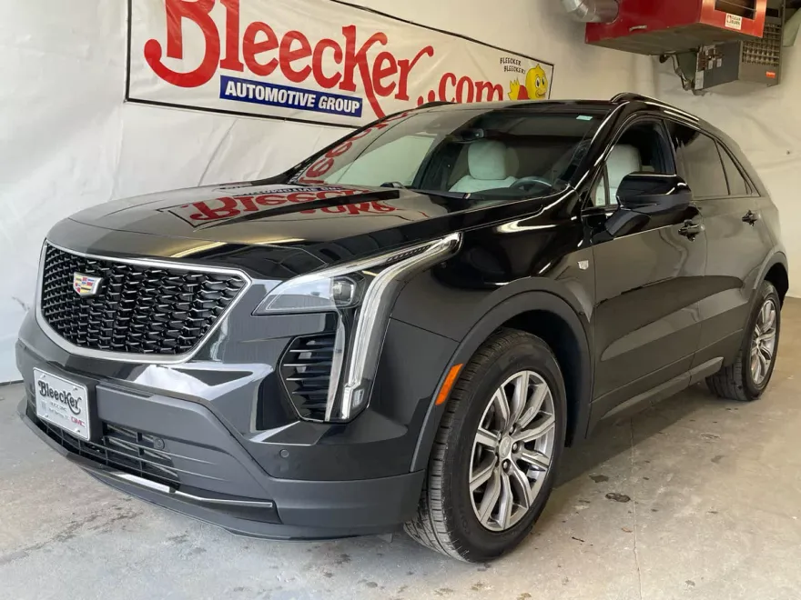 2020 Cadillac XT4 Sport photo 1