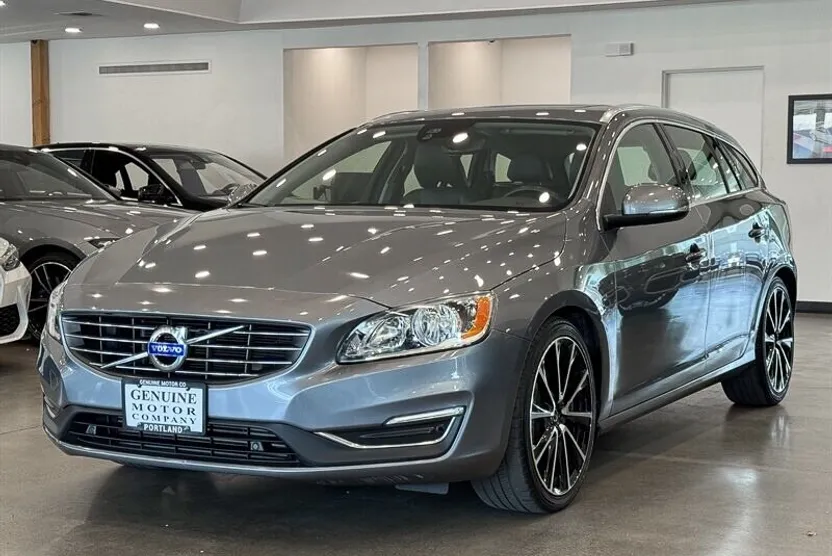 2016 Volvo V60 T5 Drive-E Premier photo 1