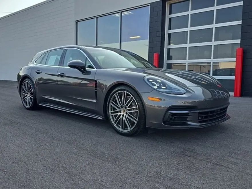 2018 Porsche Panamera 4 Sport Turismo photo 1