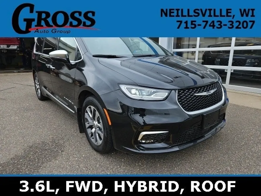 2023 Chrysler Pacifica Hybrid Pinnacle photo 1