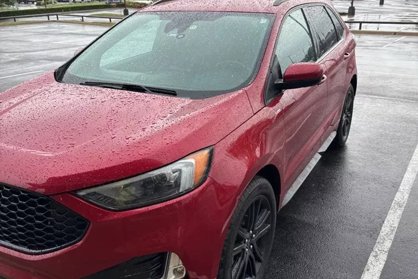 2021 Ford Edge ST photo 1