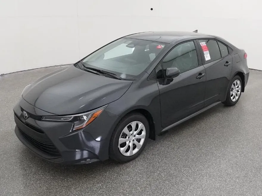 2025 Toyota Corolla LE photo 1