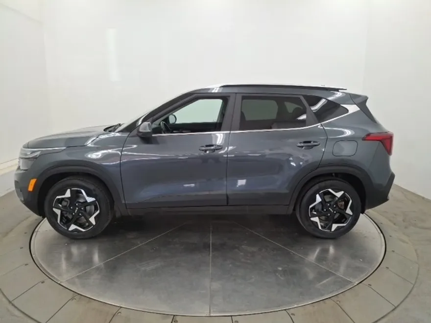 2024 Kia Seltos EX photo 1