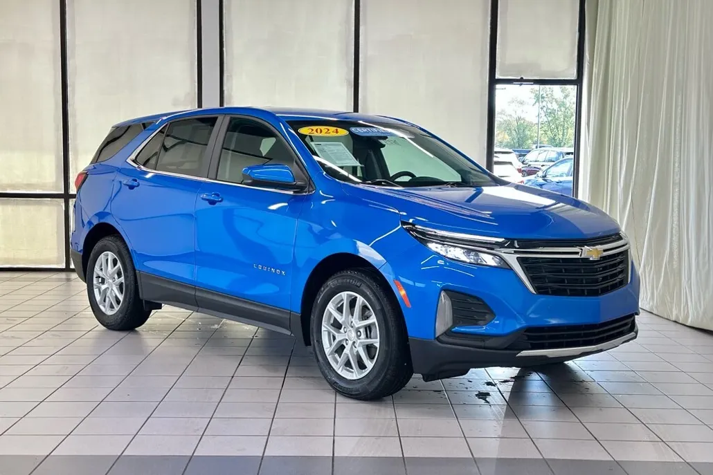 2024 Chevrolet Equinox LT photo 1