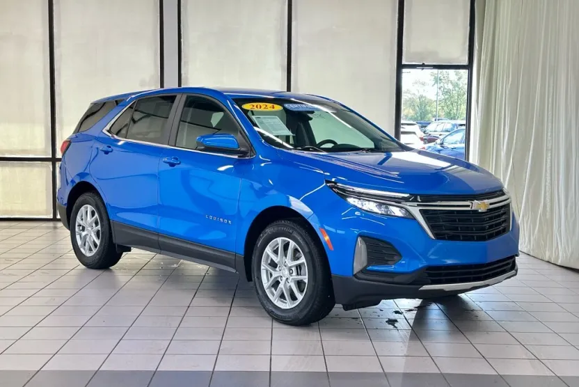 2024 Chevrolet Equinox LT photo 1