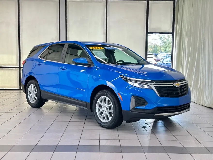 2024 Chevrolet Equinox LT photo 1