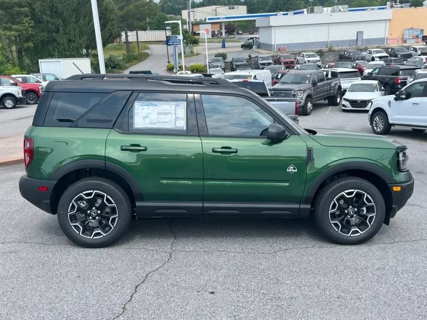 2025 Ford Bronco Sport Outer Banks photo 1