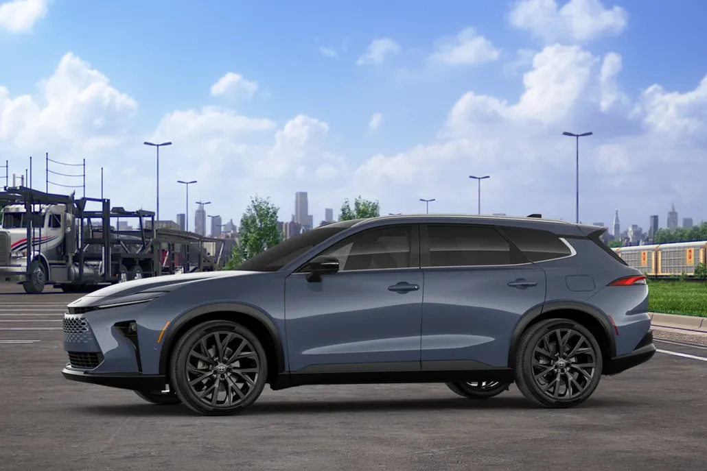 2025 Toyota Crown Signia Limited photo 1