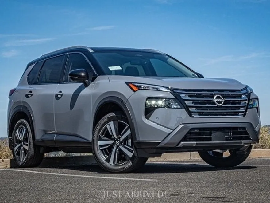 2025 Nissan Rogue SL photo 1