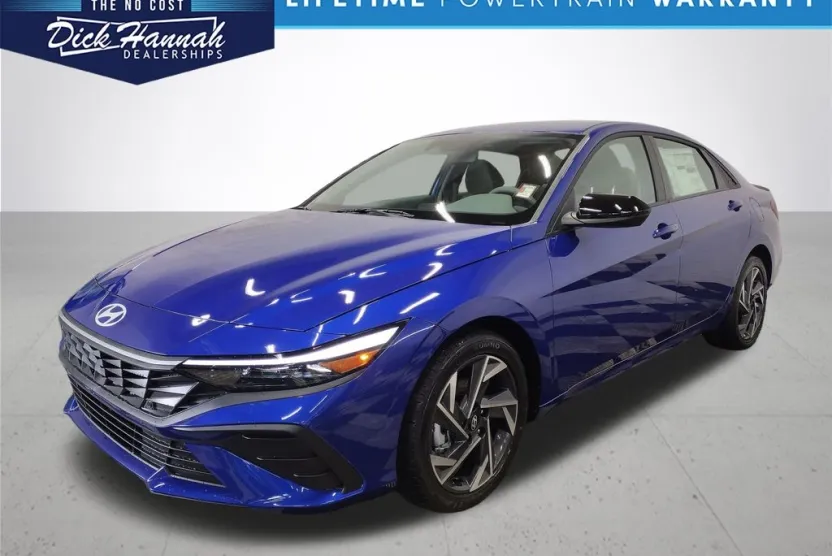 2025 Hyundai Elantra SEL Sport photo 1