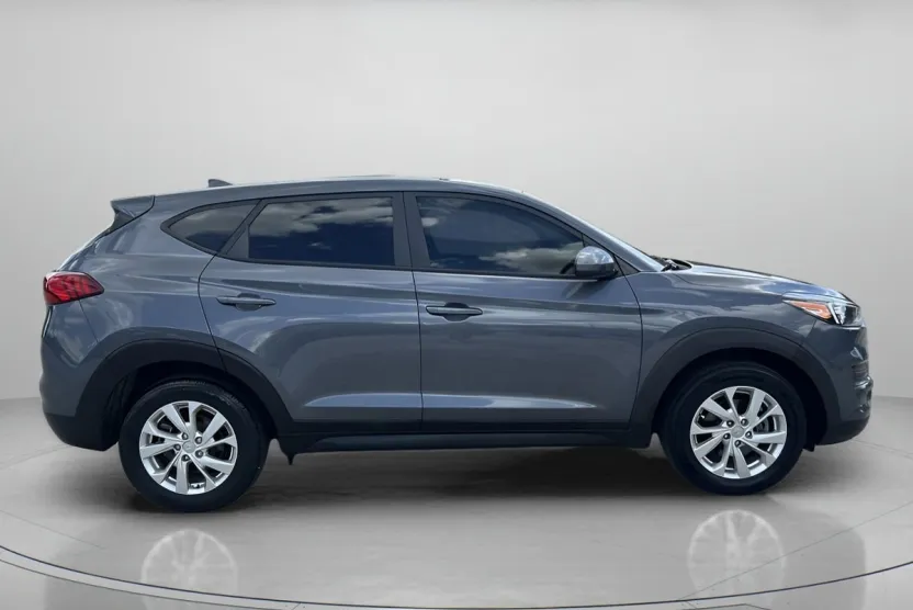 2021 Hyundai Tucson SE Sport photo 1