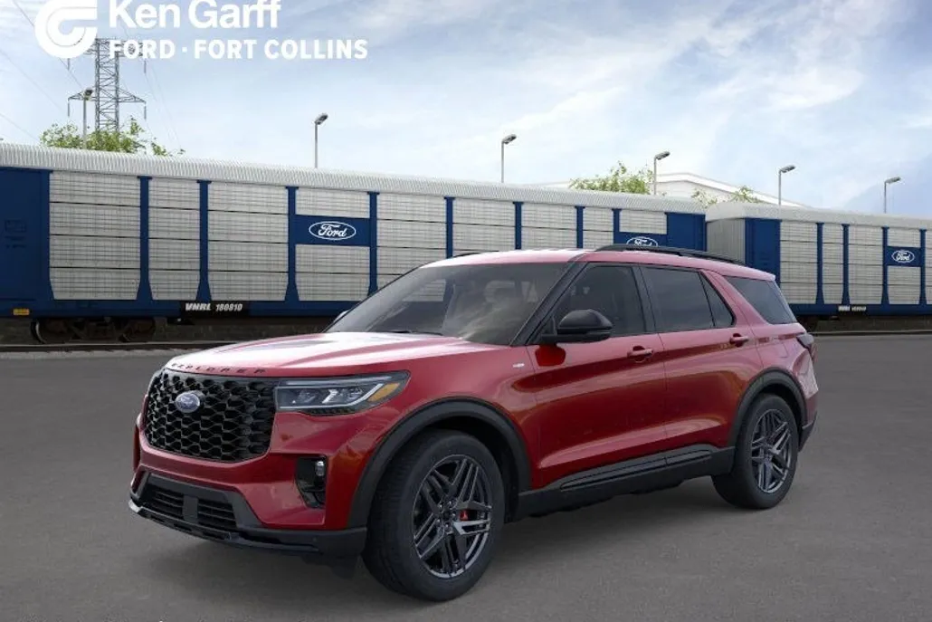 2025 Ford Explorer ST-Line photo 1