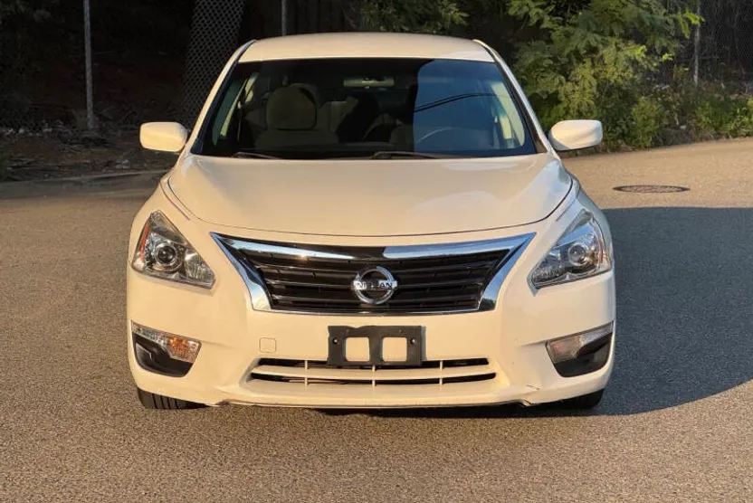 2015 Nissan Altima 2.5 S photo 1