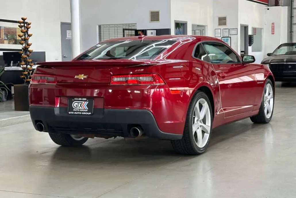 2015 Chevrolet Camaro Coupe 1LT photo 1