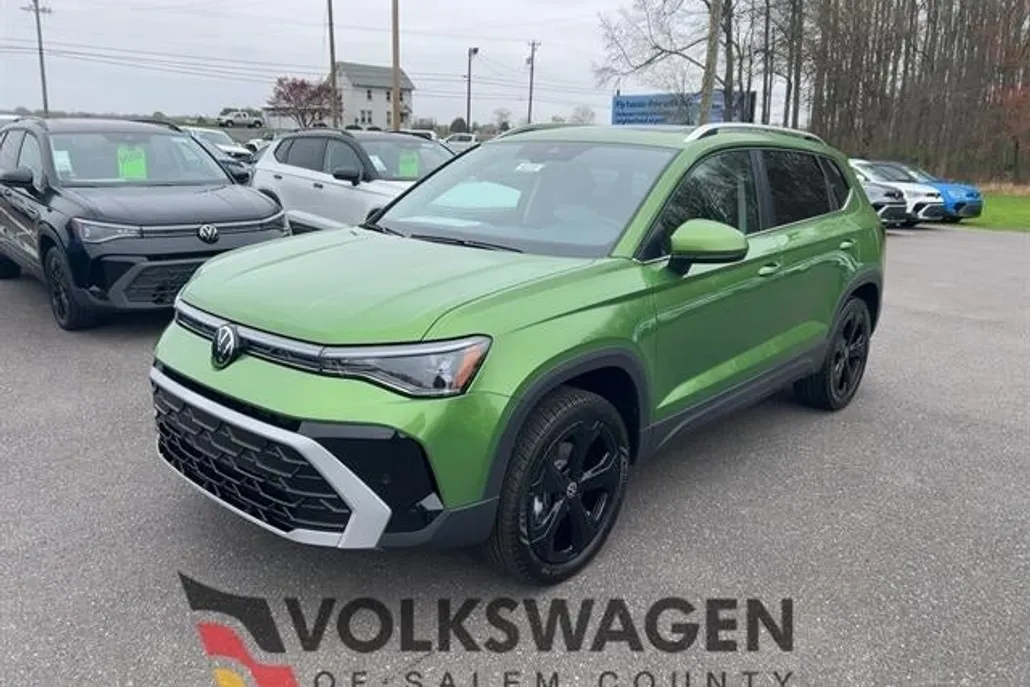 2025 Volkswagen Taos SEL photo 1