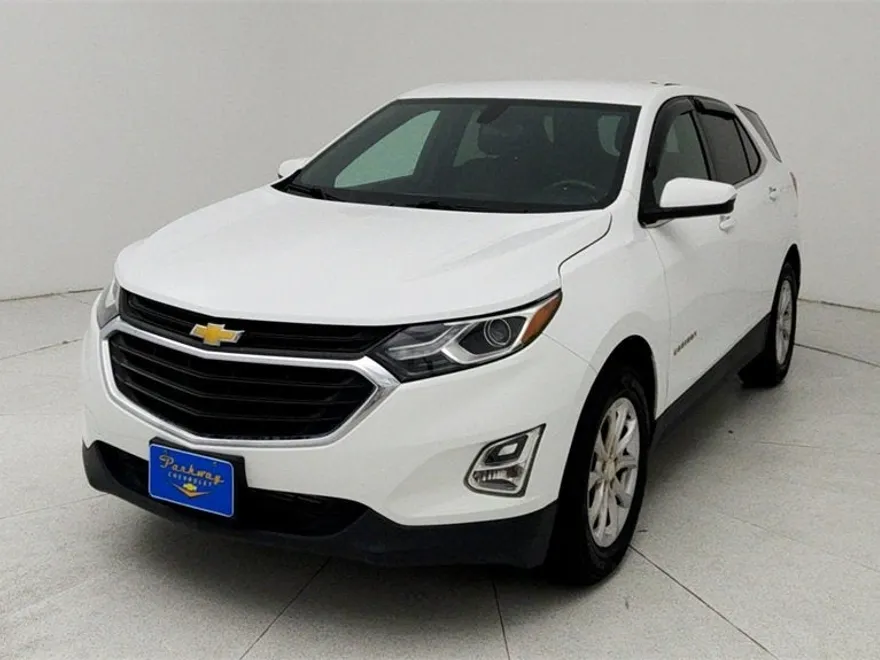 2019 Chevrolet Equinox LT photo 1