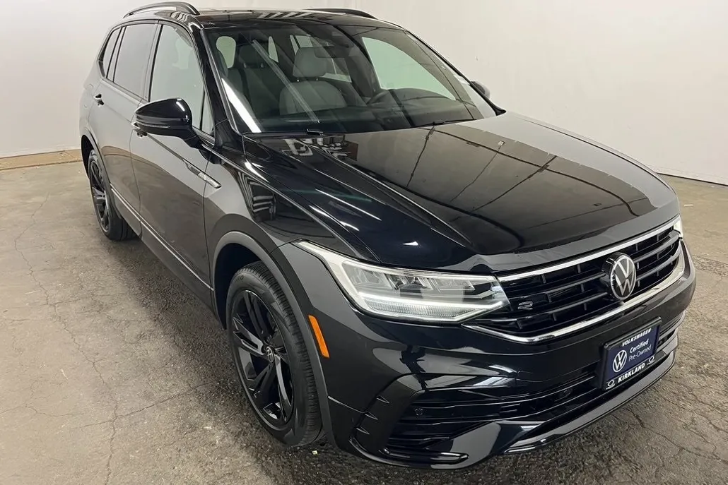 2023 Volkswagen Tiguan SE R-Line Black photo 1