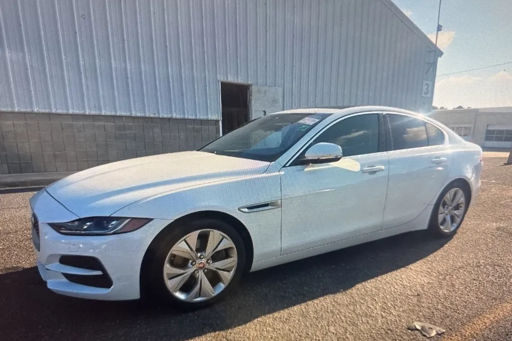 2020 Jaguar XE S photo 1