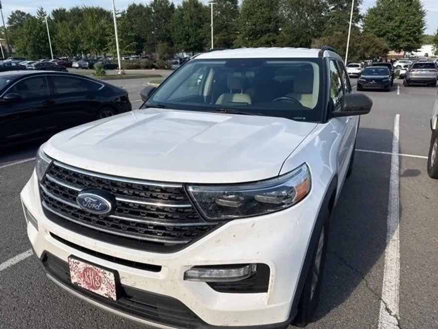 2020 Ford Explorer XLT photo 1