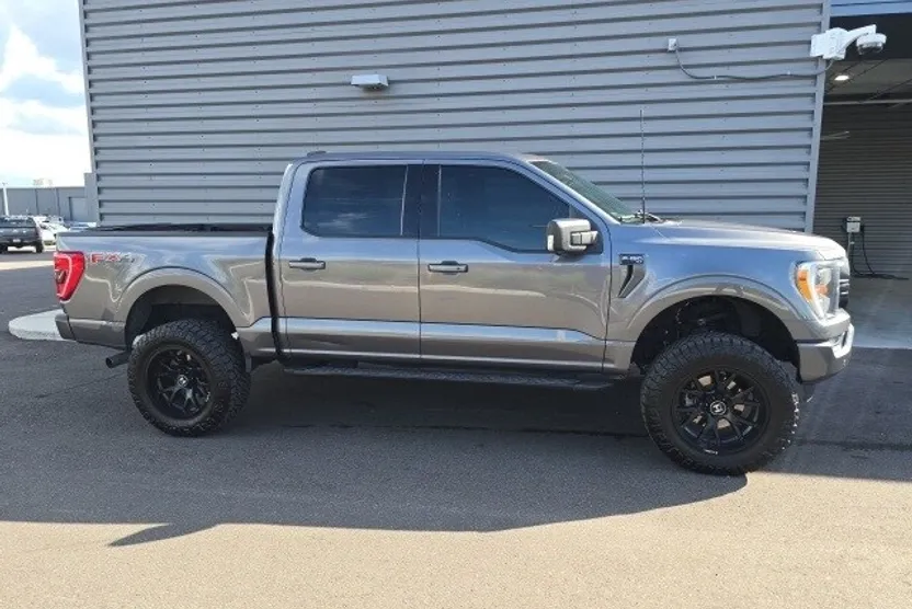 2021 Ford F-150 XLT photo 1