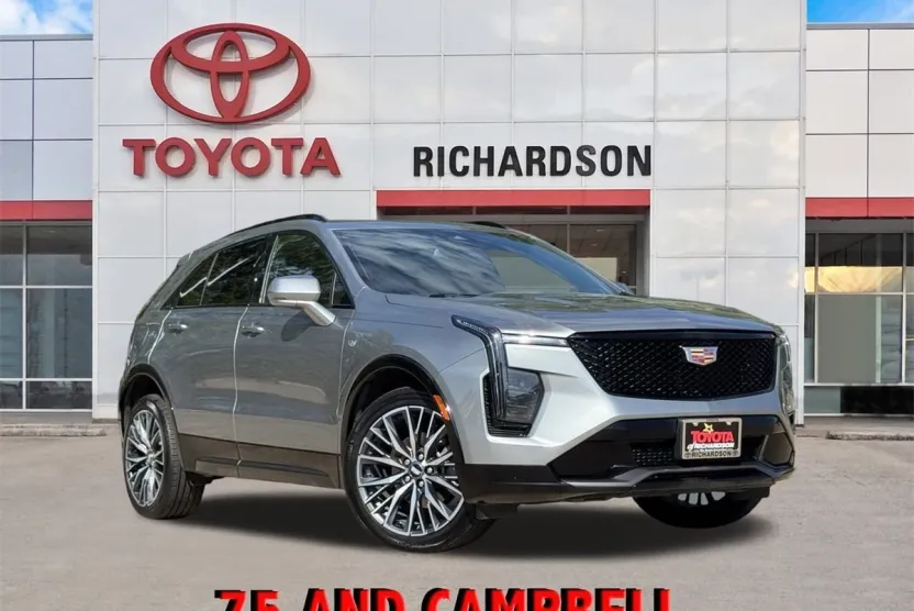 2024 Cadillac XT4 Sport photo 1