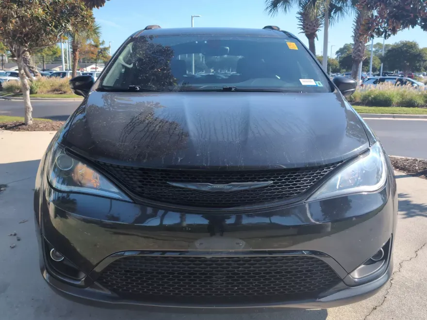 2019 Chrysler Pacifica Touring Plus photo 1