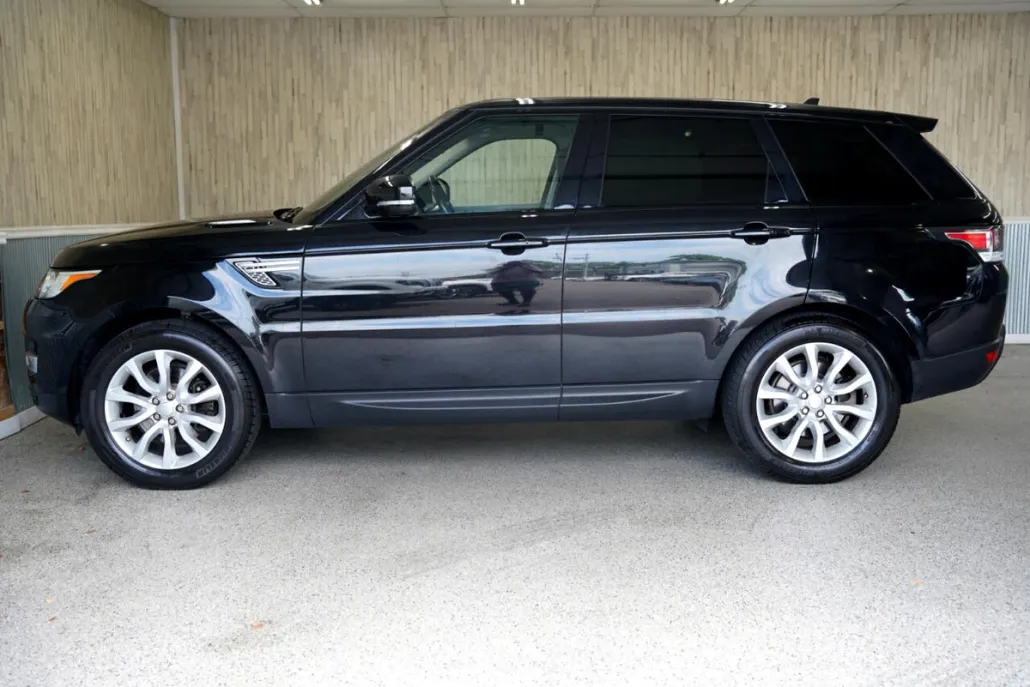 2016 Land Rover Range Rover Sport HSE photo 1