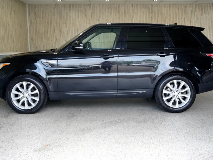 2016 Land Rover Range Rover Sport HSE photo 1