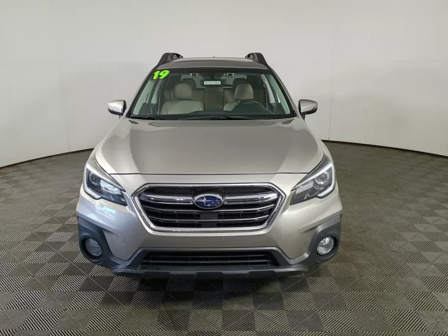 2019 Subaru Outback 2.5i Limited photo 1