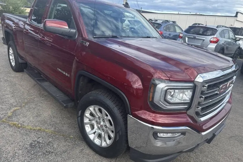 2017 Gmc Sierra 1500 SLE photo 1