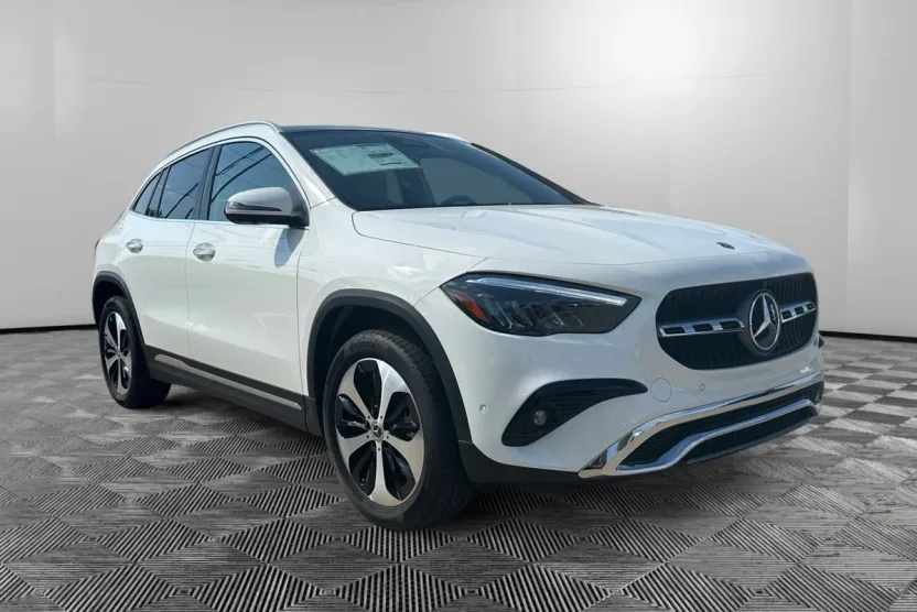 2026 Mercedes Benz GLA 250 4MATIC photo 1