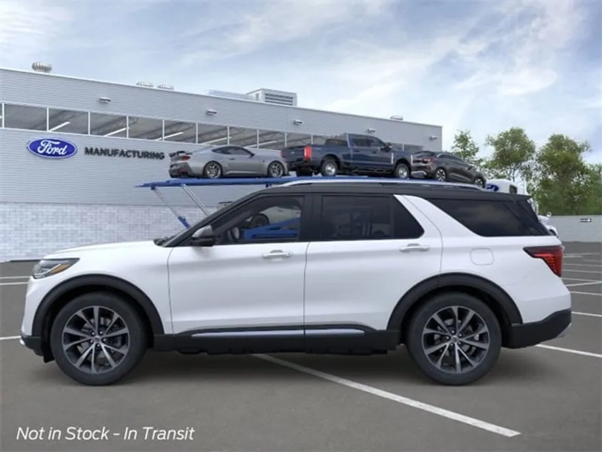 2025 Ford Explorer Platinum photo 1