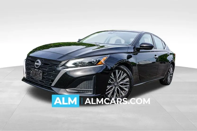 2023 Nissan Altima 2.5 SV photo 1