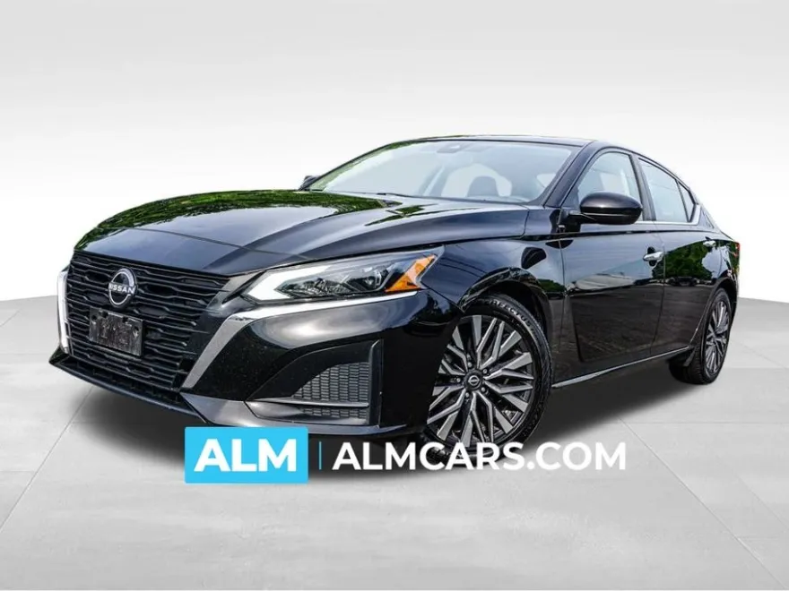 2023 Nissan Altima 2.5 SV photo 1