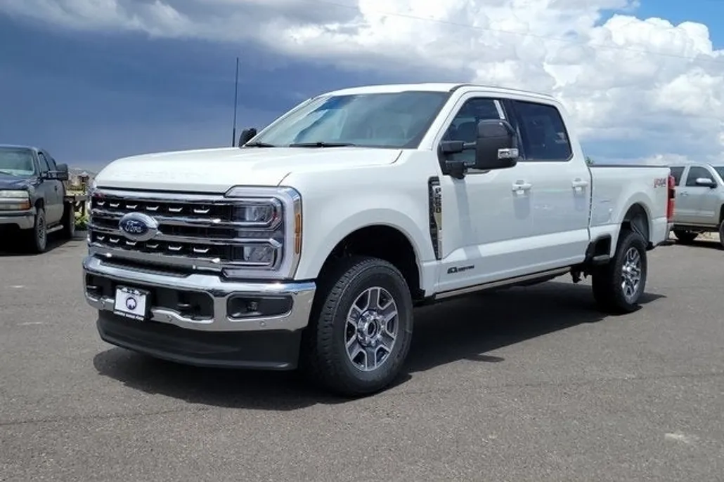 2025 Ford F-250 Lariat photo 1