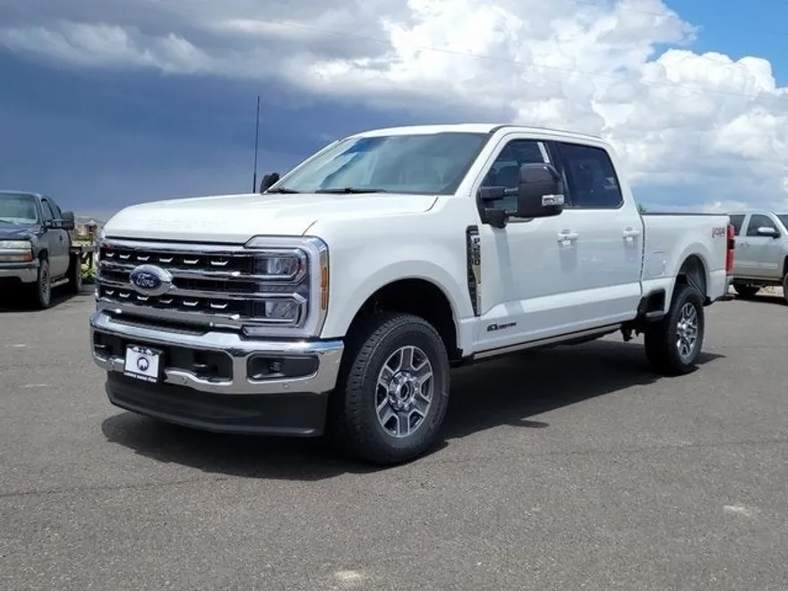 2025 Ford F-250 Lariat photo 1