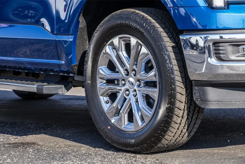 2025 Ford F-150 Lariat photo 1