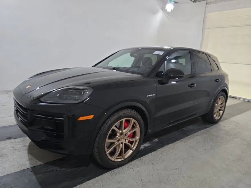 2024 Porsche Cayenne E-Hybrid Turbo photo 1
