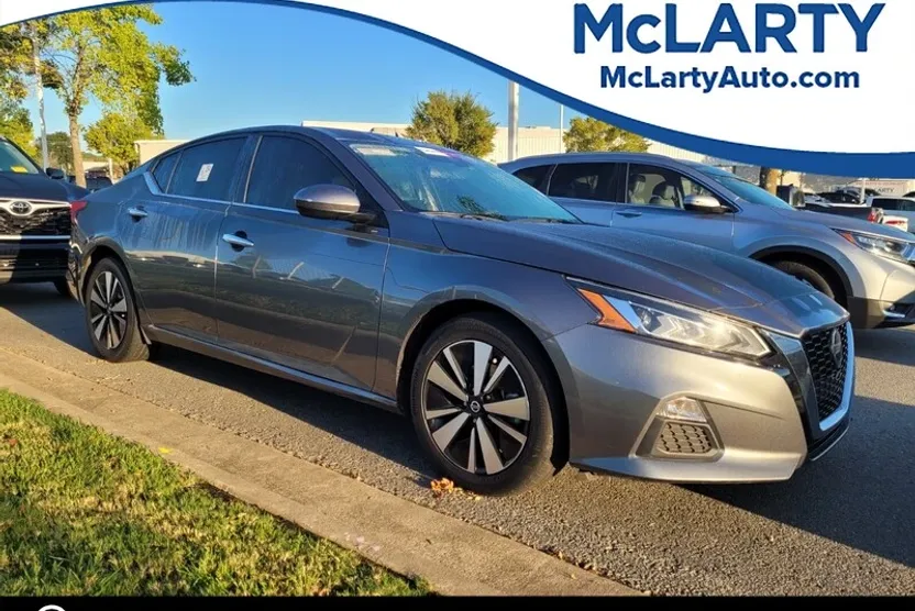 2021 Nissan Altima 2.5 SV photo 1