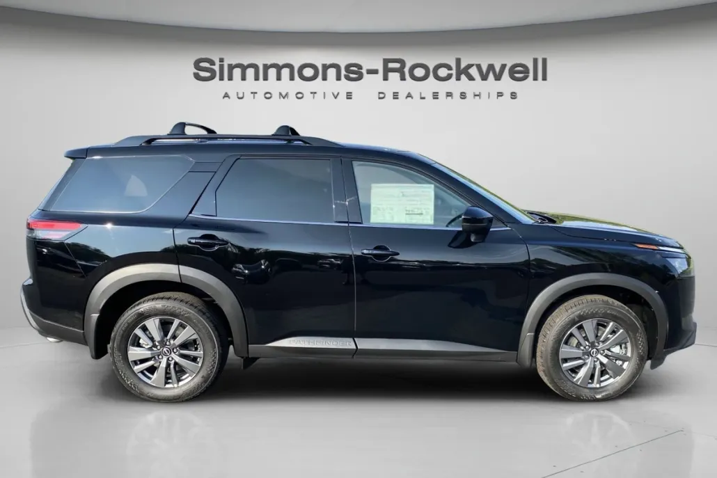 2025 Nissan Pathfinder SV photo 1