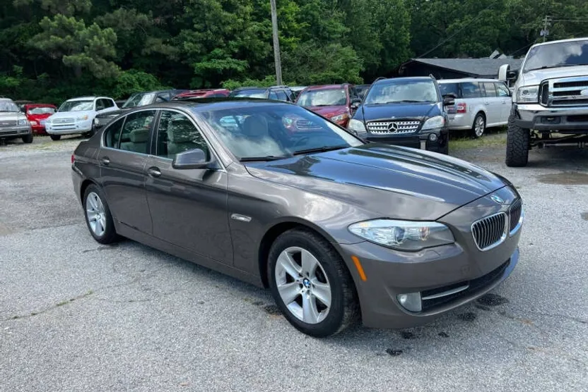 2011 Bmw 528i 5-series photo 1